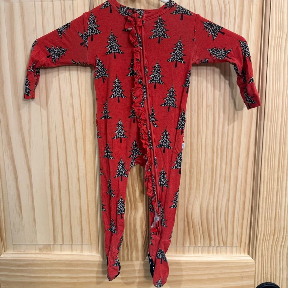 Posh Peanut Red Leopard Christmas‎ Tree Bamboo Ruffle Footie Sleeper 3-6 Months